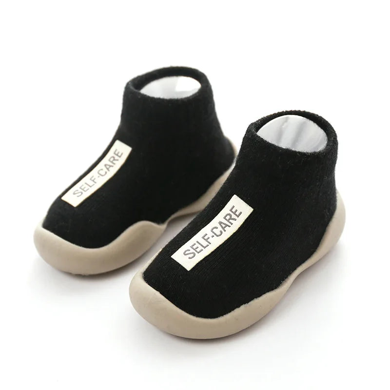 Baby first Walker mesh shoes: non-slip soft rubber, comfortable and safe for boys and girls