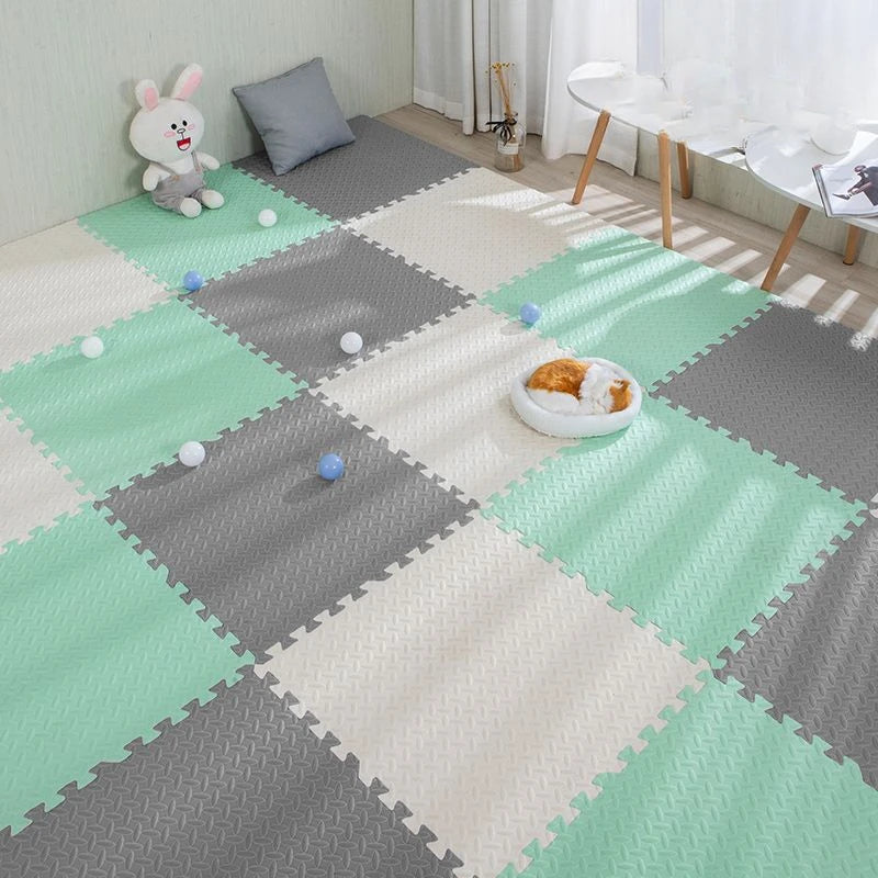 EVA play mat for children, super soft and non-slip,measuring 30x30x1cm and with 16 pieces